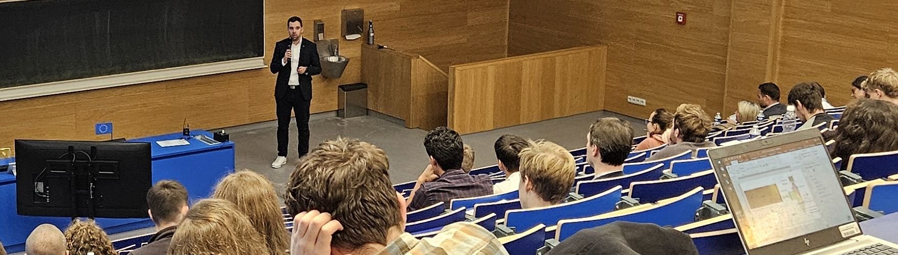 We met students at the Day with Optics